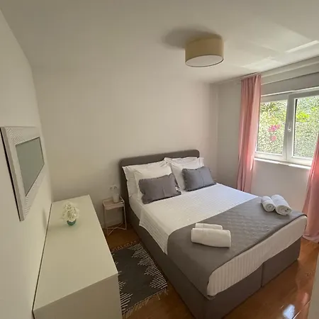 Anna Apartman