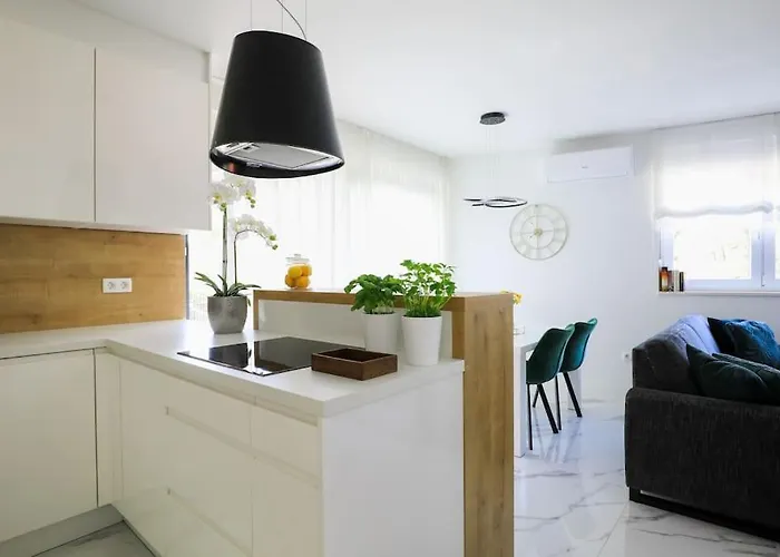 Anna Apartment *
