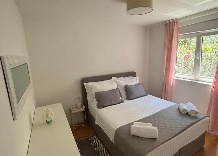 Anna Apartment