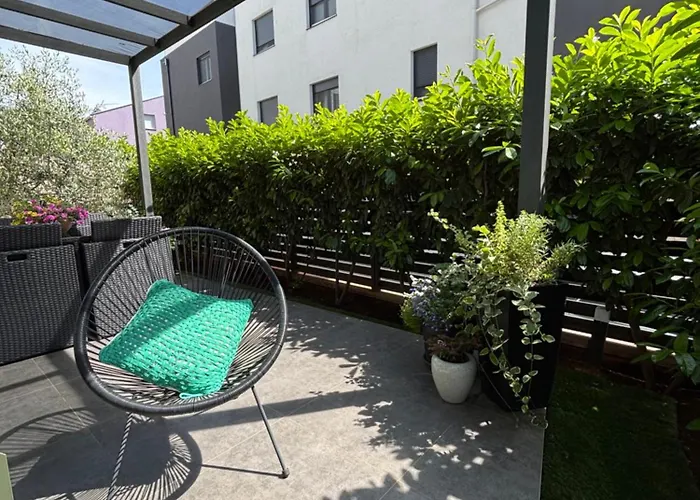 شقة Anna زادار