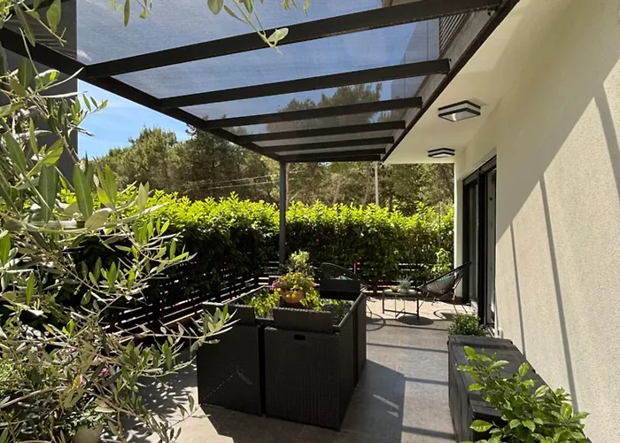 شقة Anna زادار